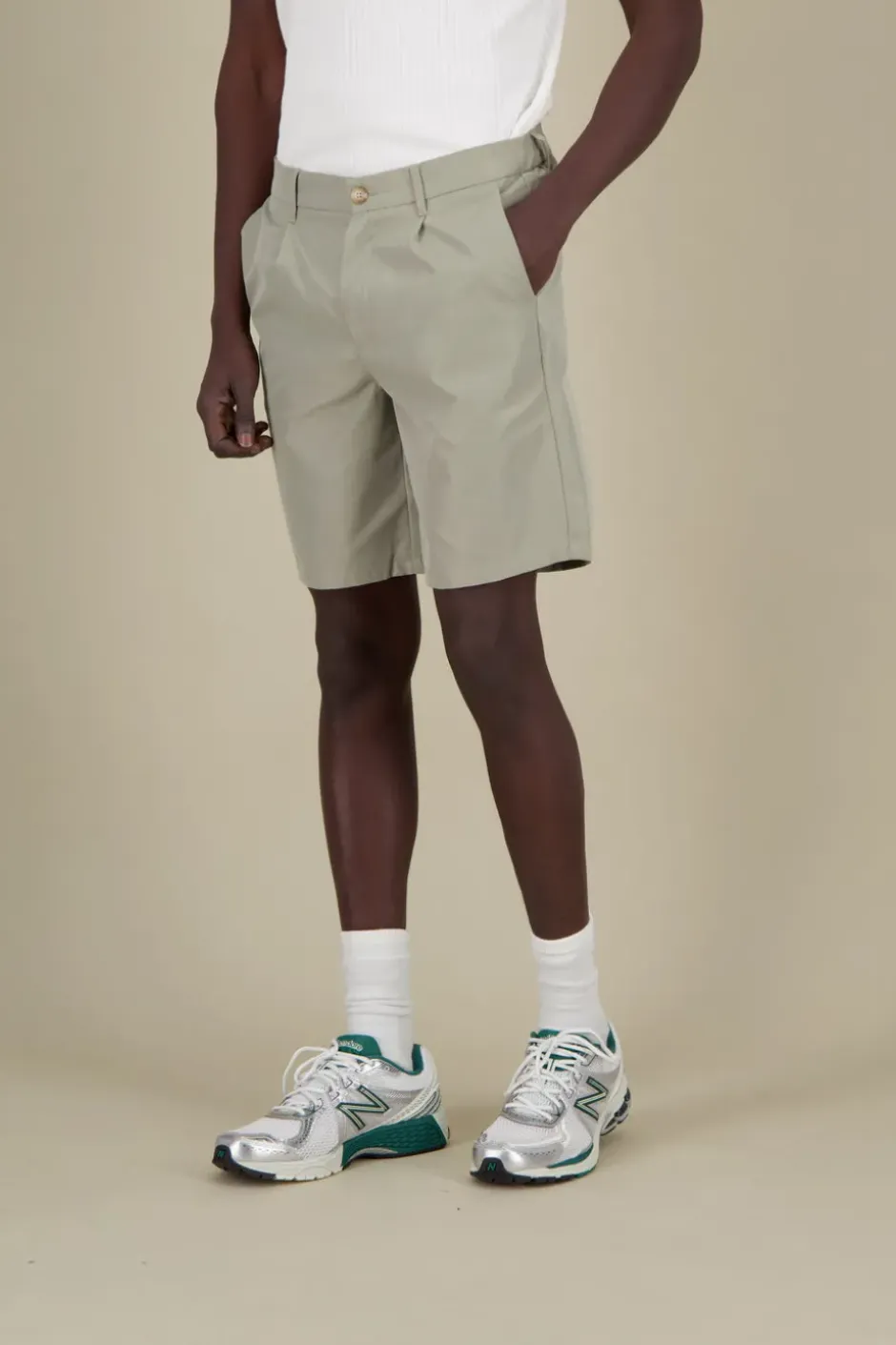 Shorts*Colours & Sons Shorts with Pleats - Matcha